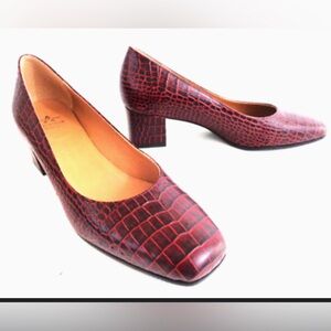 Aquatalia Women's Red Croc-Embossed Heels